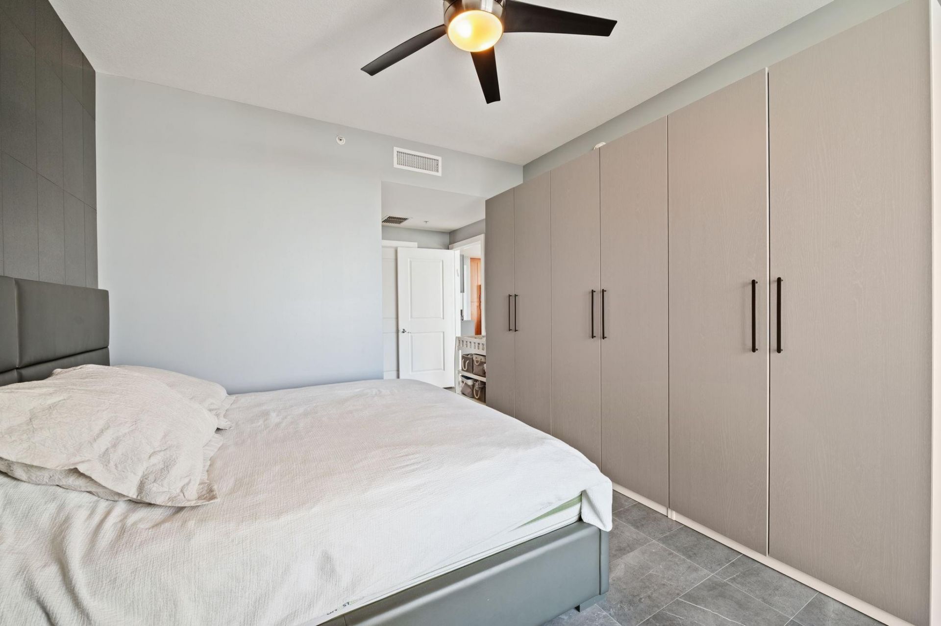 315 NE 3rd Avenue, Unit 1907, Fort Lauderdale, FL 33301 Photo