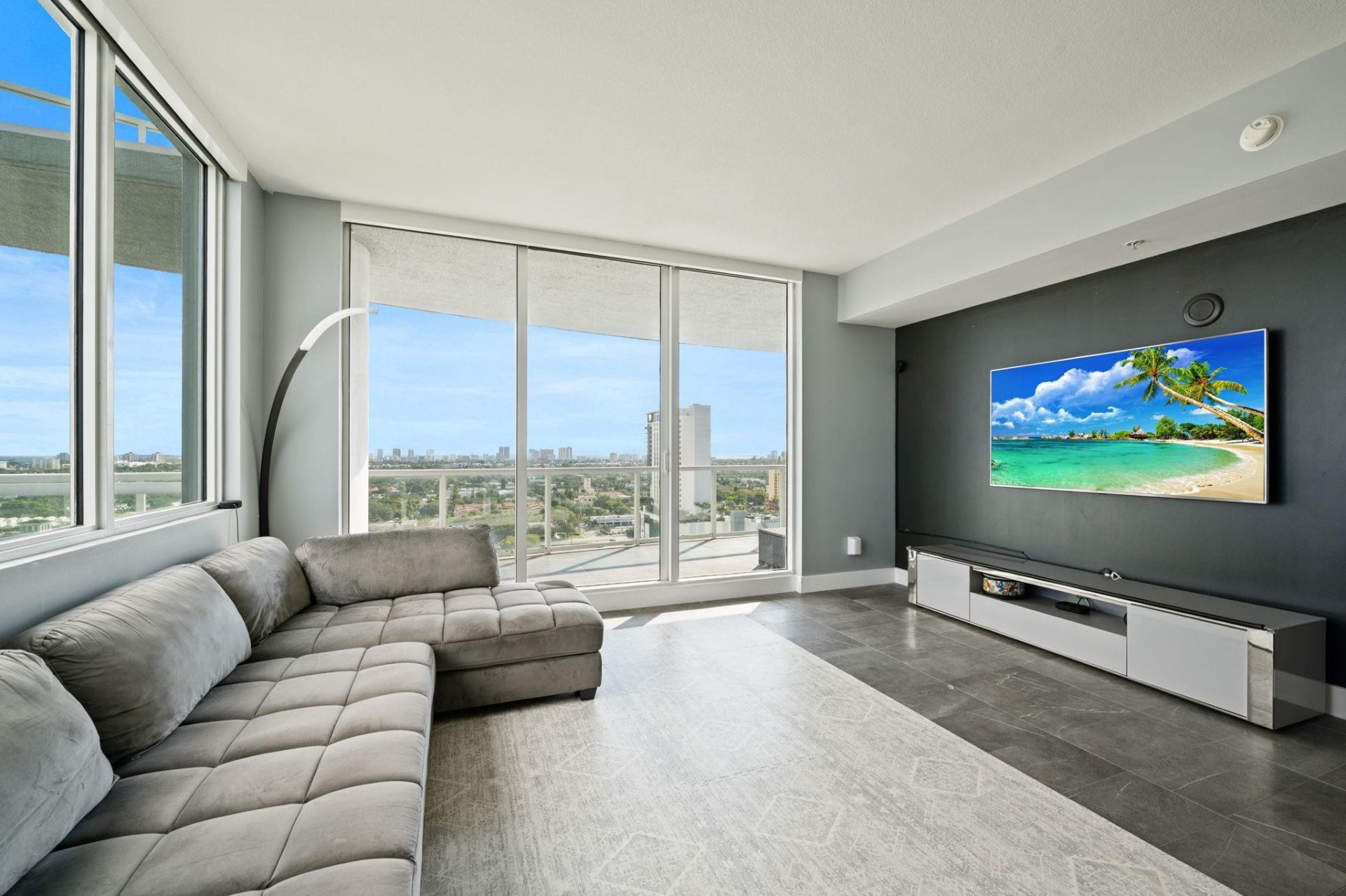 315 NE 3rd Avenue, Unit 1907, Fort Lauderdale, FL 33301 Photo