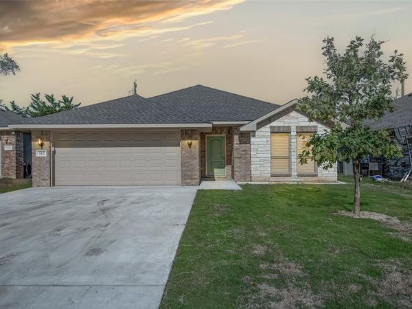 112 Westview Drive, Gun Barrel City, TX 75156