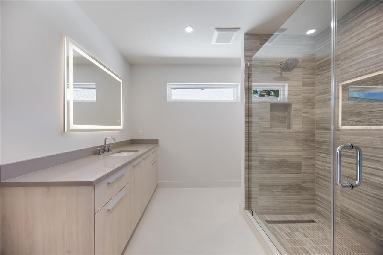 2596 Floyd Street, Sarasota, FL 34239 Photo