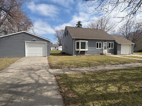 322 7th Street S, Breckenridge, MN 56520