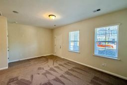 213 Favorite Court photo 4