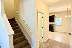 213 Favorite Court photo 4