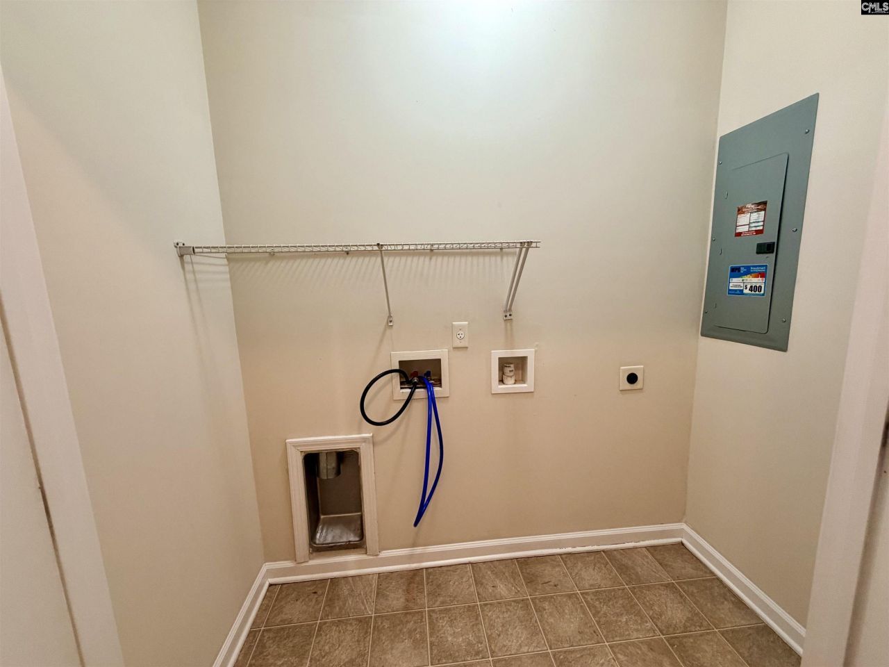 213 Favorite Court Photo 9