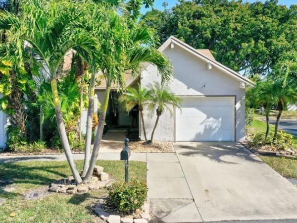 6660 Canary Palm Circle, Boca Raton, FL 33433