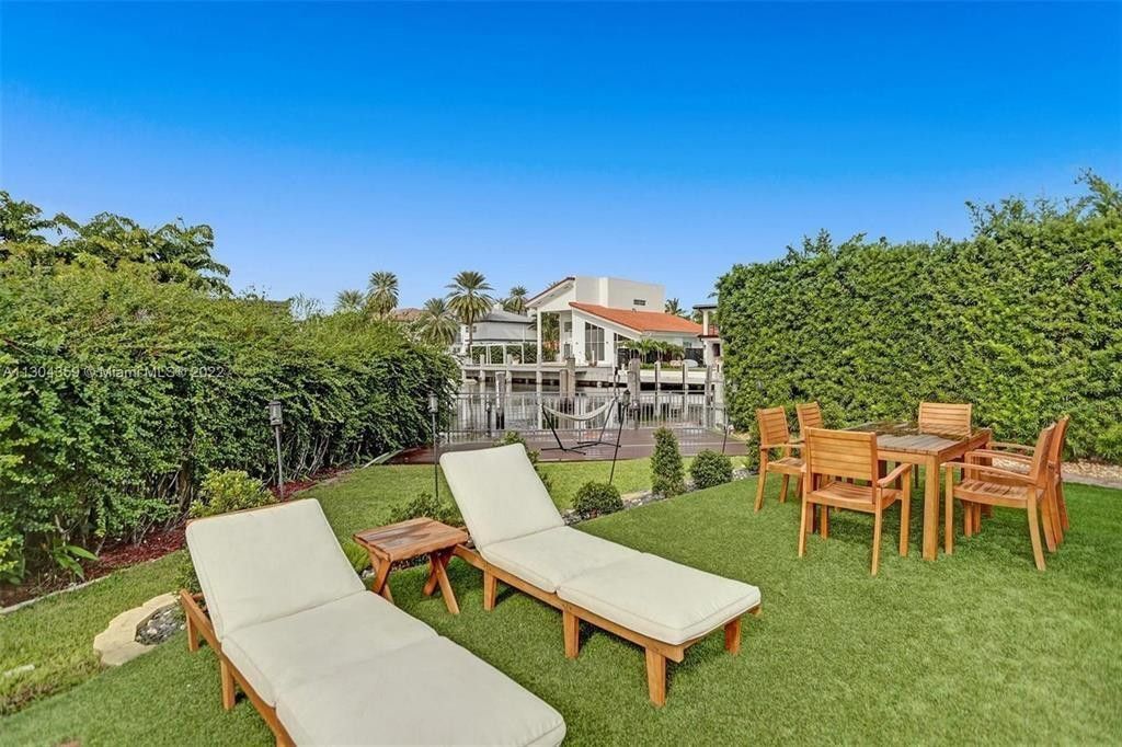 3101 NE 164th Street, North Miami Beach, FL 33160 Photo