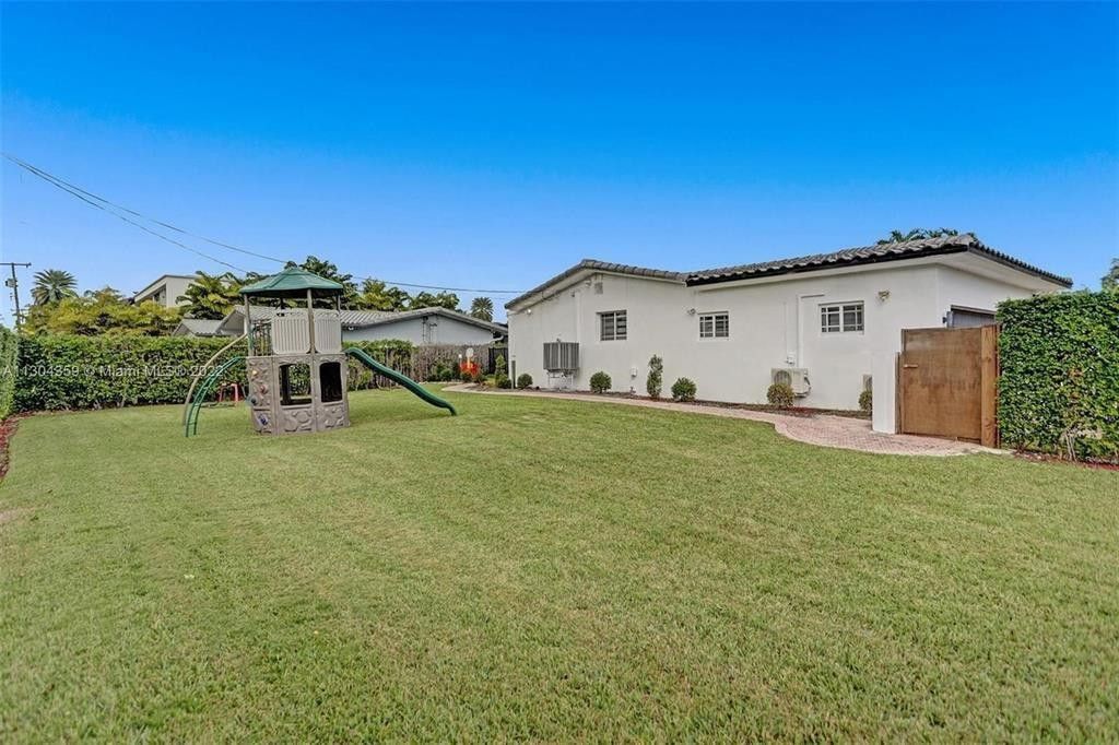 3101 NE 164th Street, North Miami Beach, FL 33160 Photo