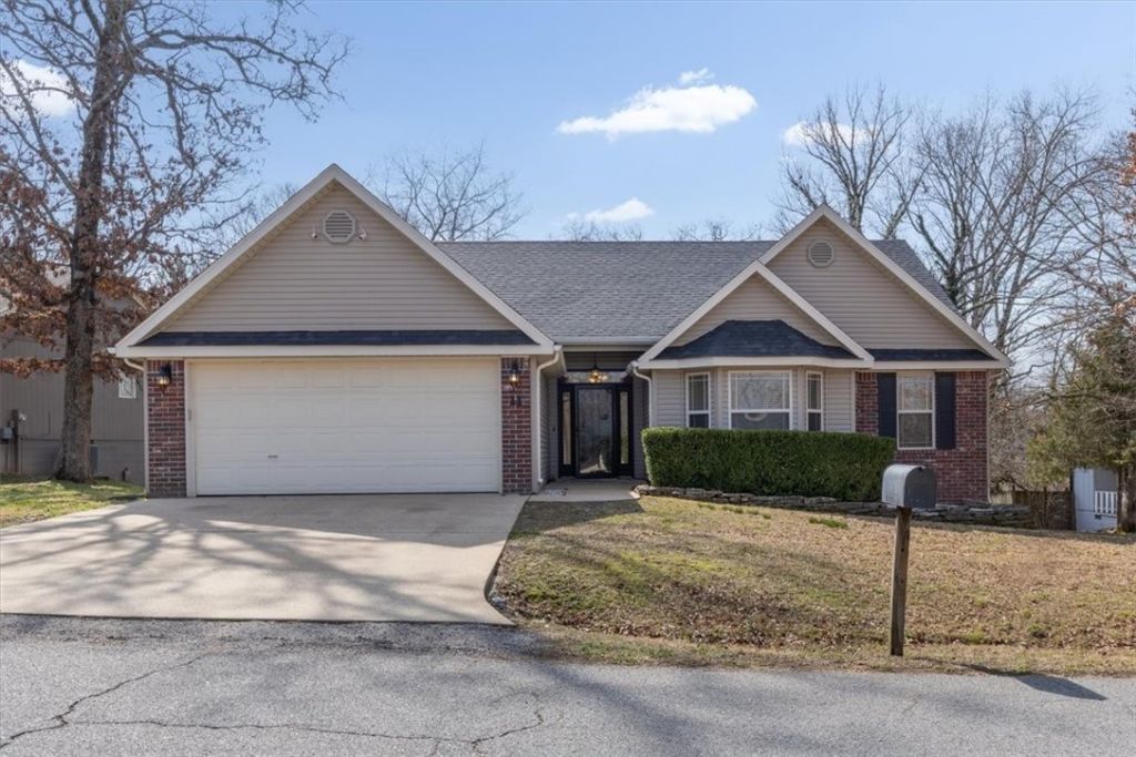 11 Cumbrian Drive, Bella Vista, AR 72714 Main Photo