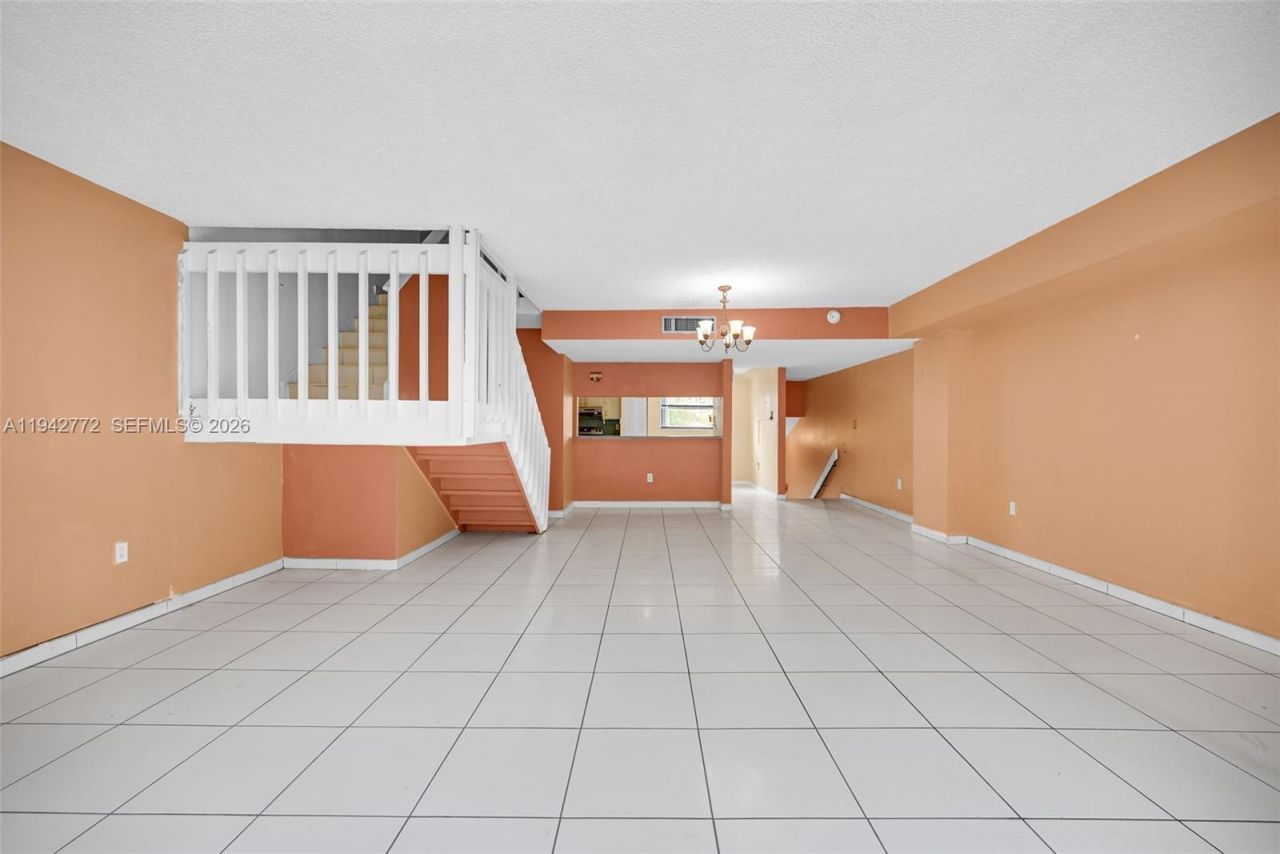 9907 NW 9th St Cir, Unit 15-20, Miami, FL 33172 Photo
