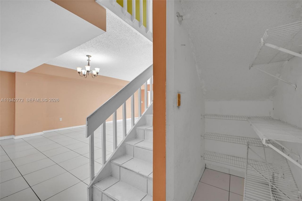 9907 NW 9th St Cir, Unit 15-20, Miami, FL 33172 Photo