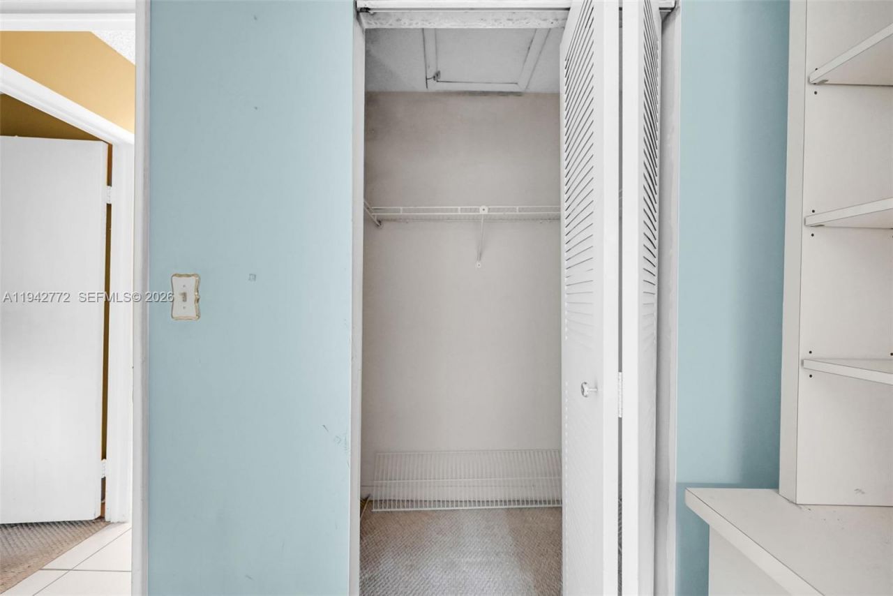 9907 NW 9th St Cir, Unit 15-20, Miami, FL 33172 Photo