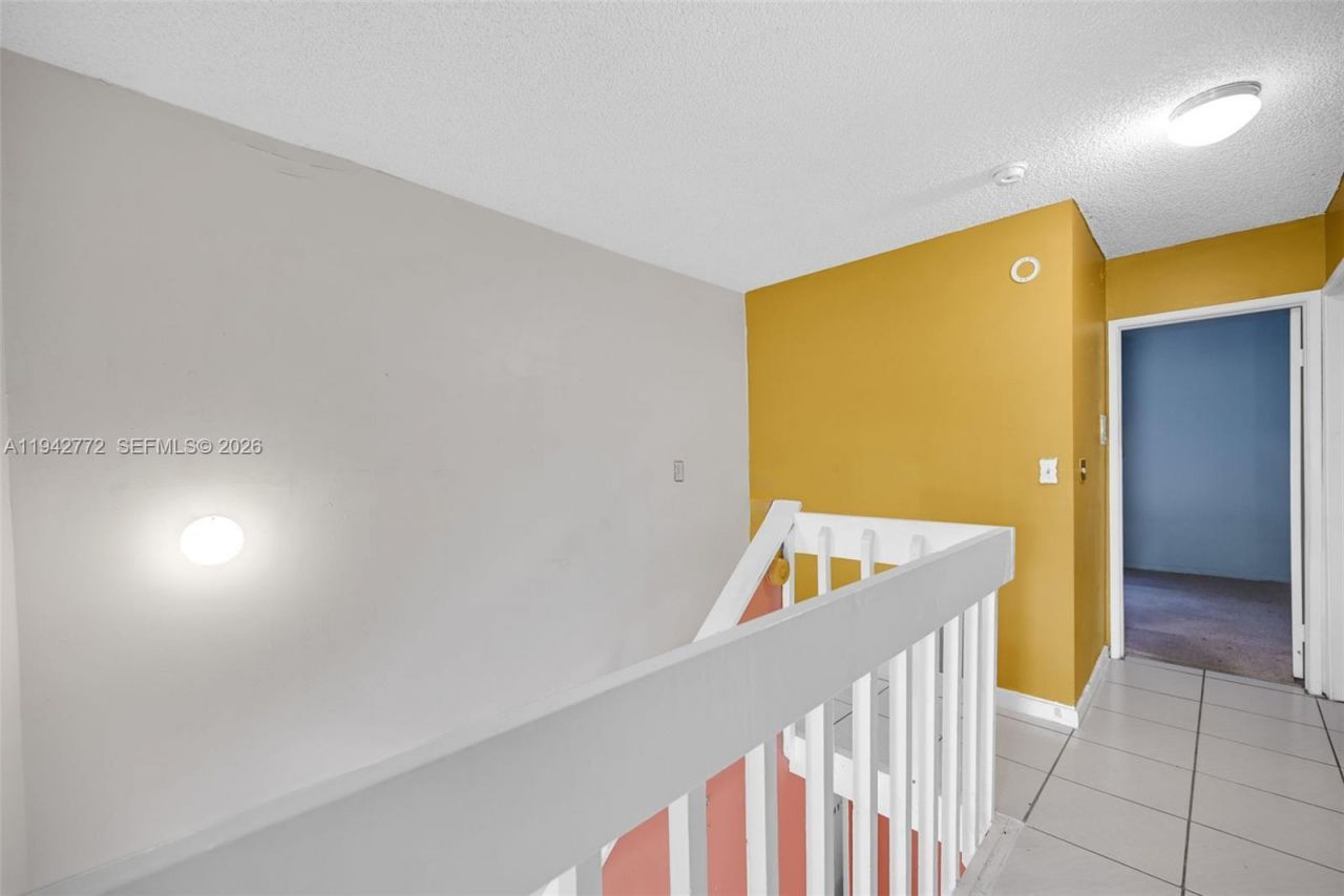 9907 NW 9th St Cir, Unit 15-20, Miami, FL 33172 Photo