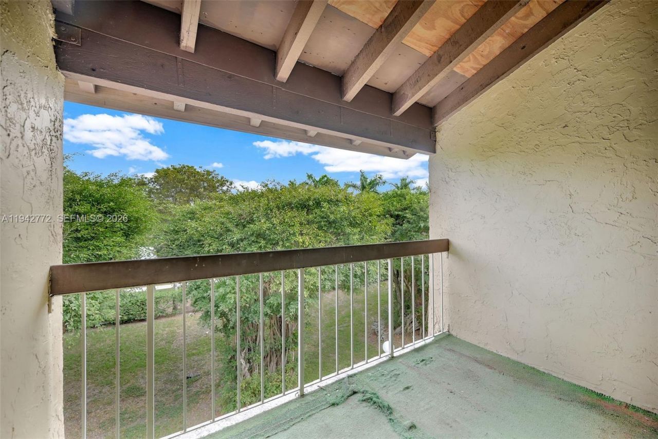 9907 NW 9th St Cir, Unit 15-20, Miami, FL 33172 Photo