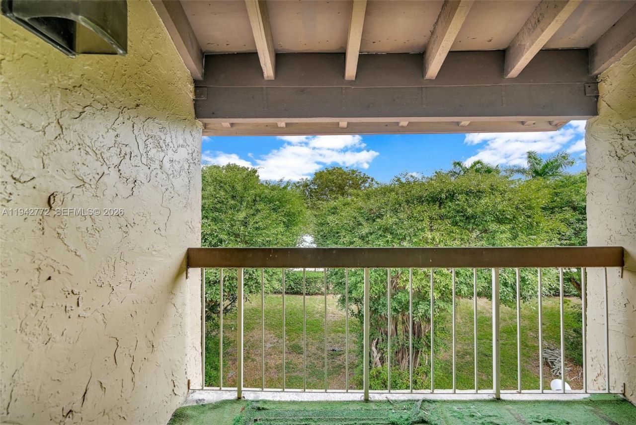 9907 NW 9th St Cir, Unit 15-20, Miami, FL 33172 Photo