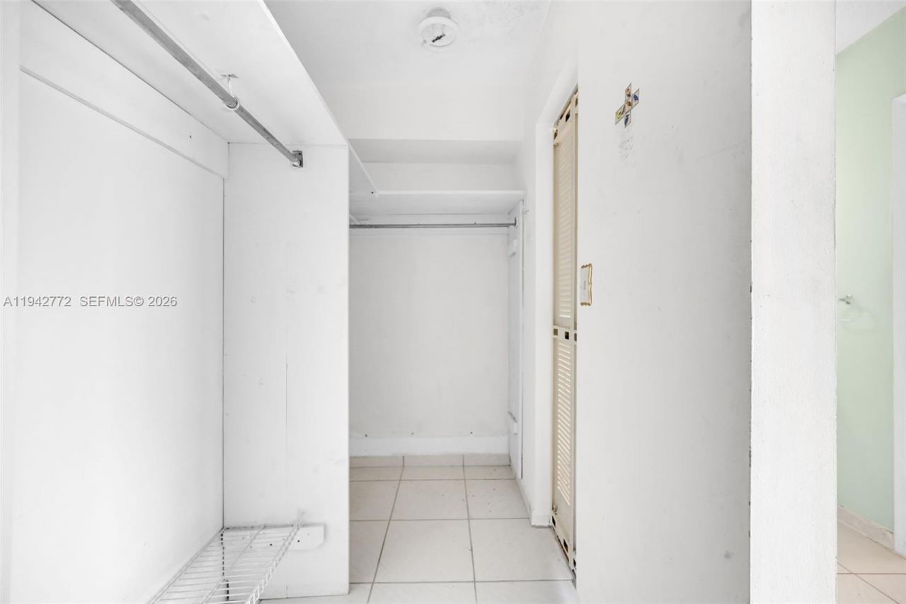 9907 NW 9th St Cir, Unit 15-20, Miami, FL 33172 Photo