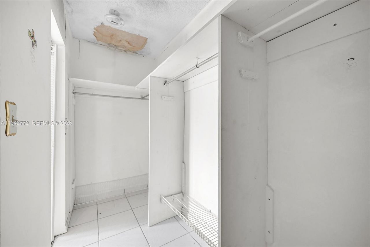 9907 NW 9th St Cir, Unit 15-20, Miami, FL 33172 Photo