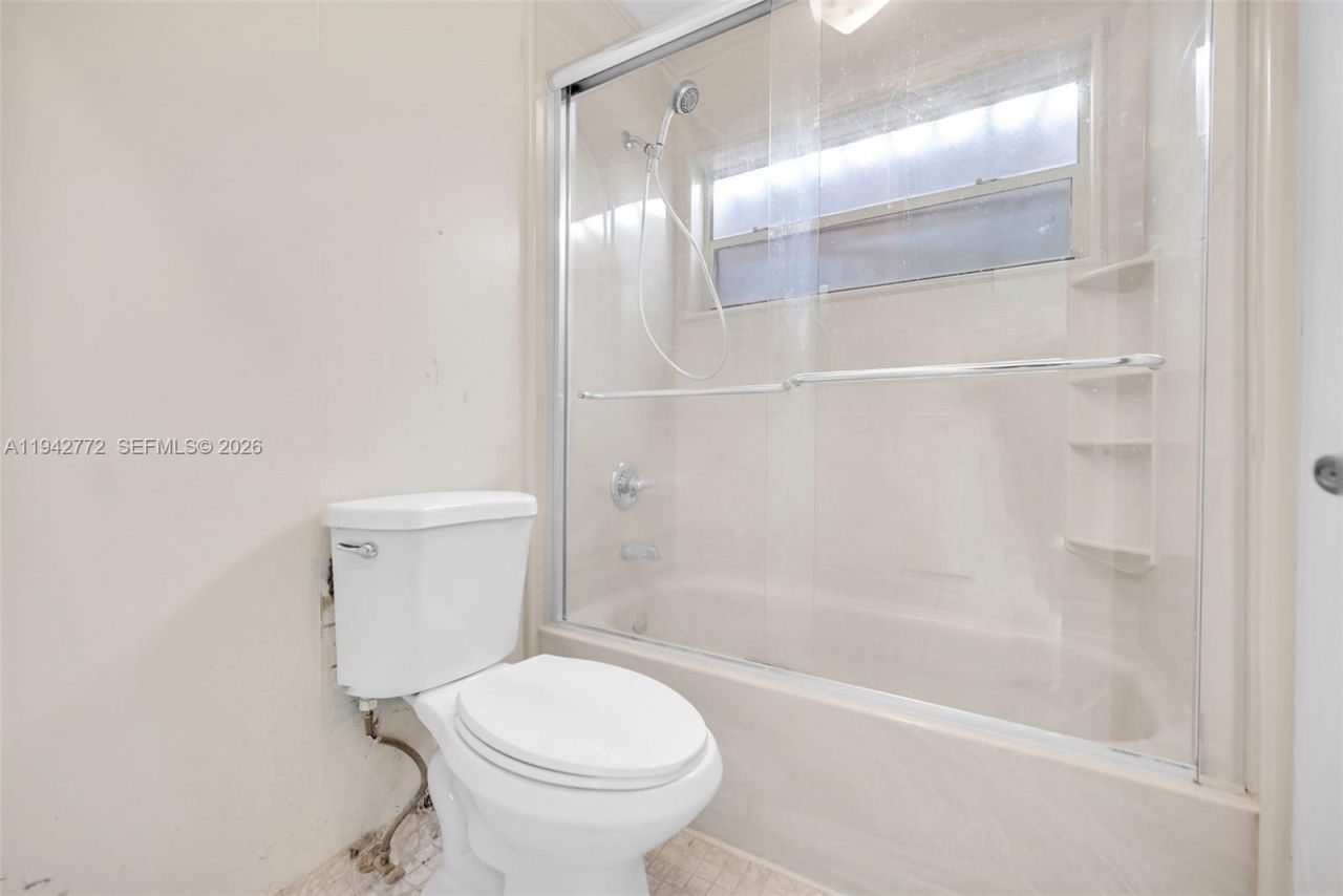 9907 NW 9th St Cir, Unit 15-20, Miami, FL 33172 Photo