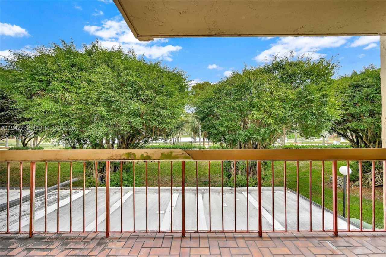 9907 NW 9th St Cir, Unit 15-20, Miami, FL 33172 Photo