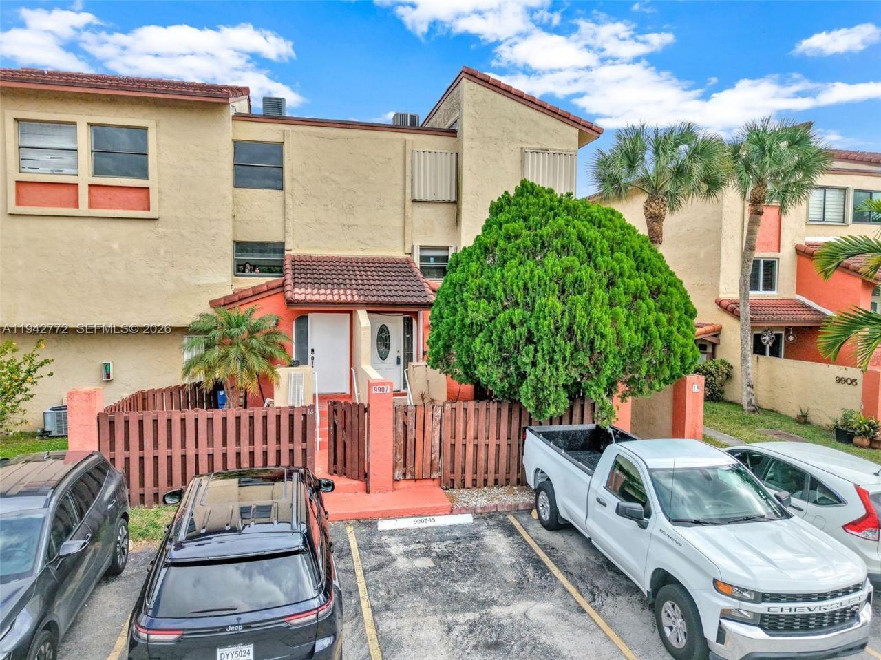 9907 NW 9th St Cir, Unit 15-20, Miami, FL 33172 Photo