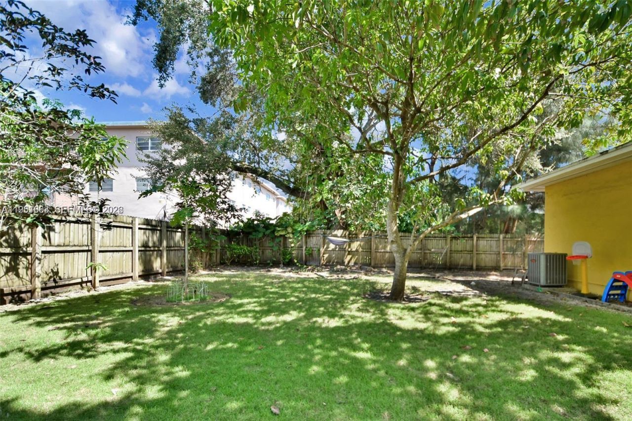 655 NE 122nd St, North Miami, FL 33161 Photo