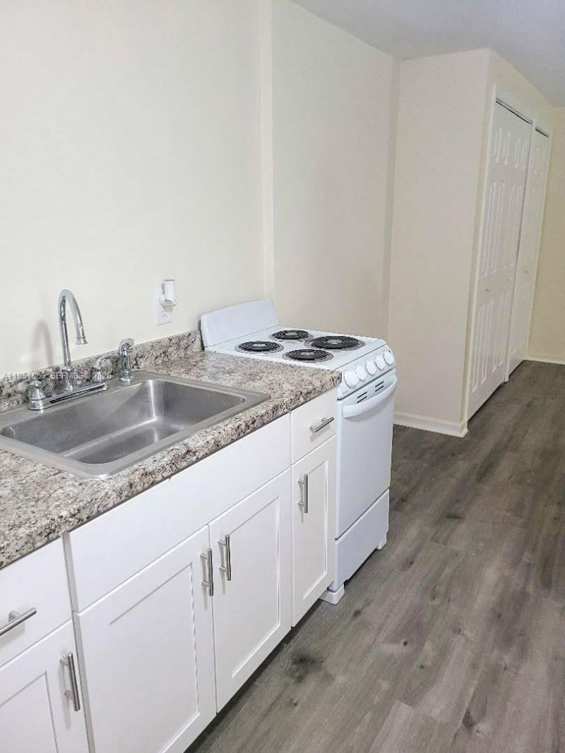 655 NE 122nd St, North Miami, FL 33161 Photo