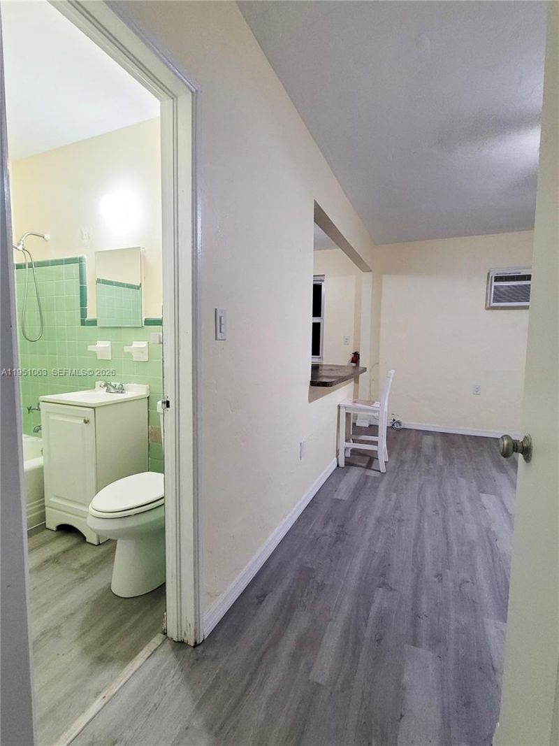 655 NE 122nd St, North Miami, FL 33161 Photo