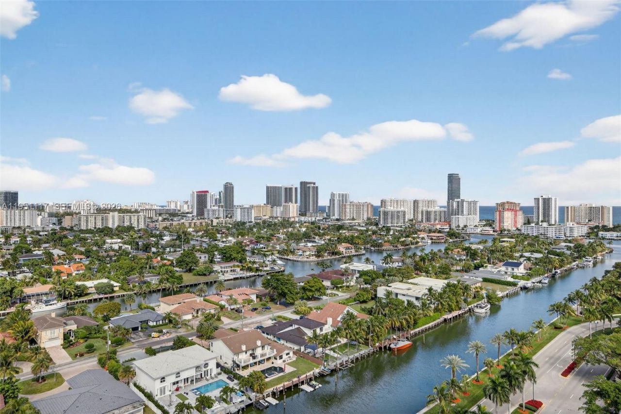 3598 Yacht Club Dr, Unit PH2, Aventura, FL 33180 Photo