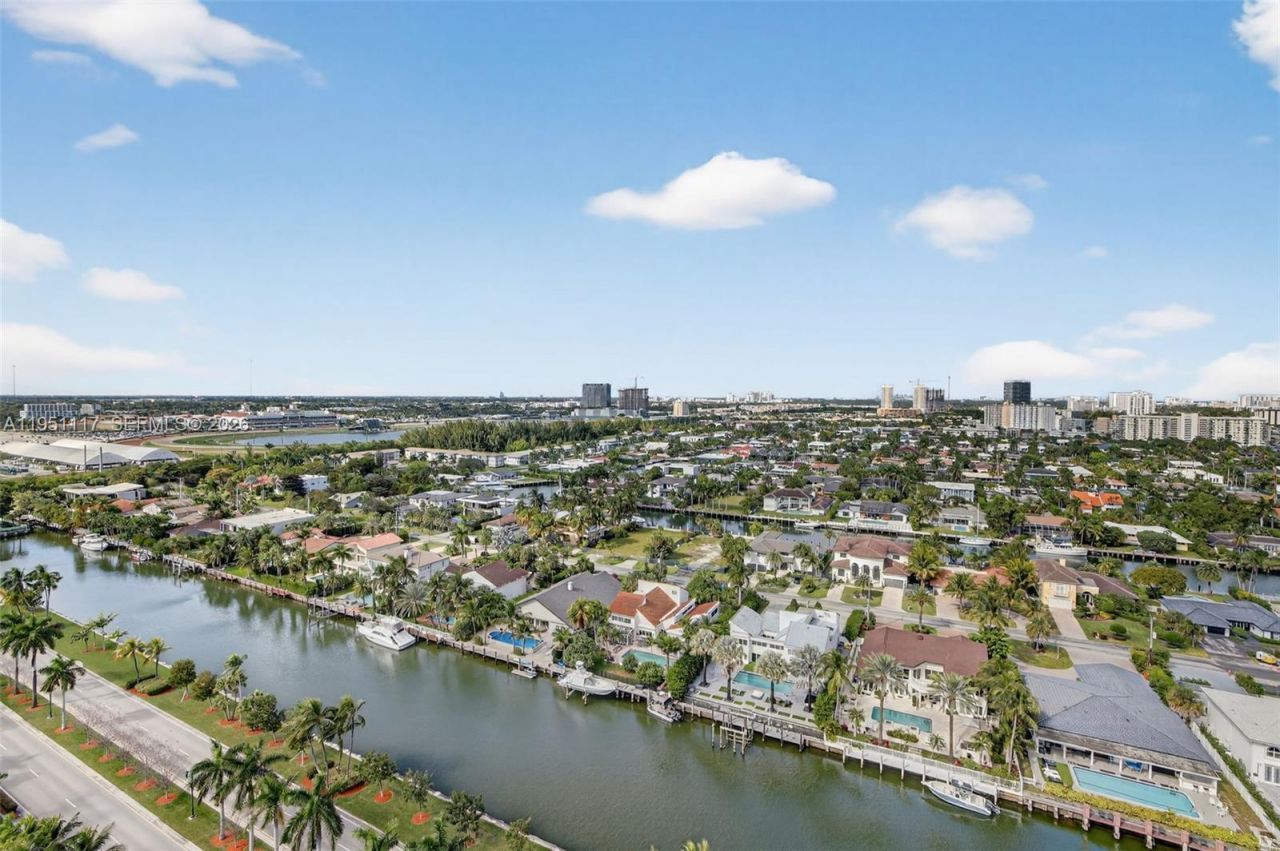 3598 Yacht Club Dr, Unit PH2, Aventura, FL 33180 Photo