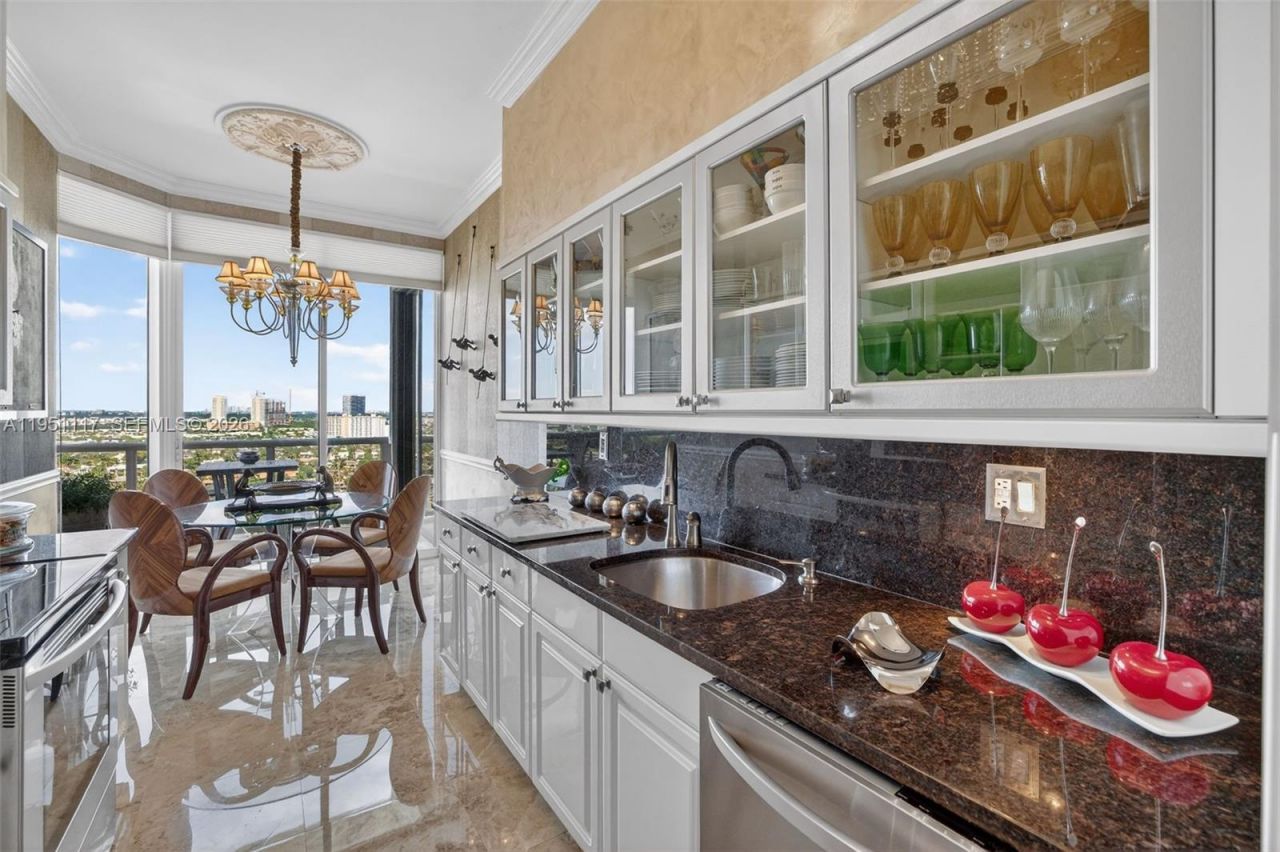 3598 Yacht Club Dr, Unit PH2, Aventura, FL 33180 Photo