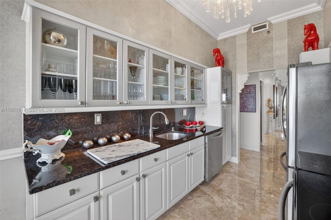 3598 Yacht Club Dr, Unit PH2, Aventura, FL 33180 Photo