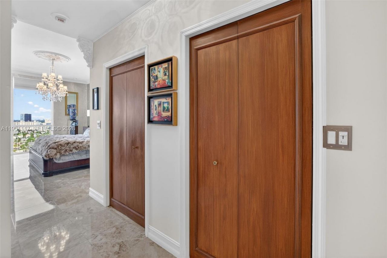 3598 Yacht Club Dr, Unit PH2, Aventura, FL 33180 Photo