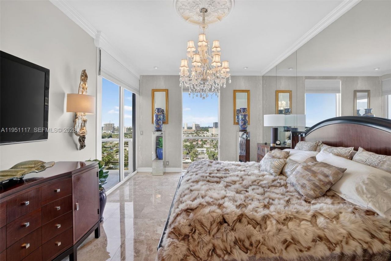 3598 Yacht Club Dr, Unit PH2, Aventura, FL 33180 Photo