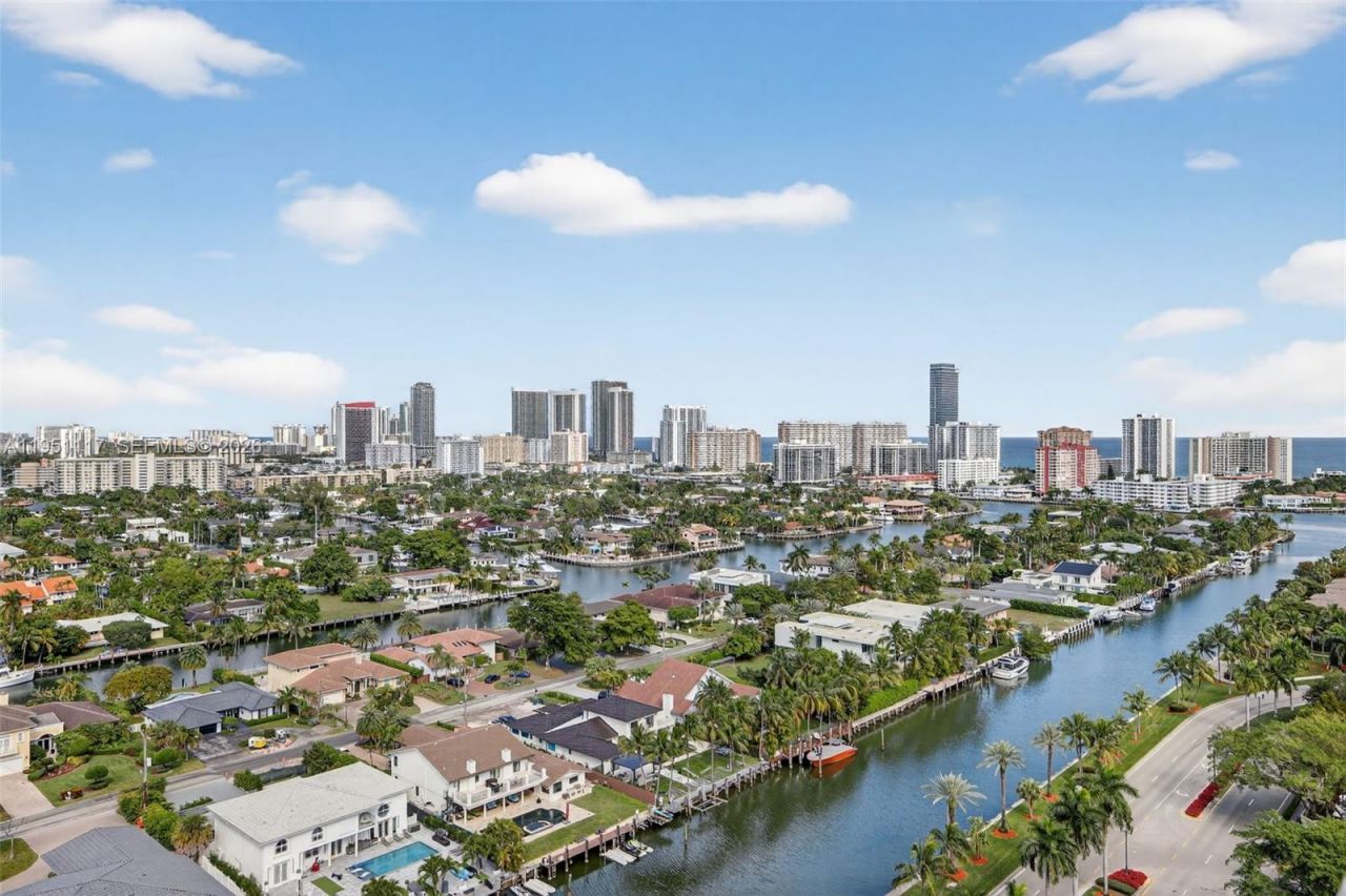 3598 Yacht Club Dr, Unit PH2, Aventura, FL 33180 Photo