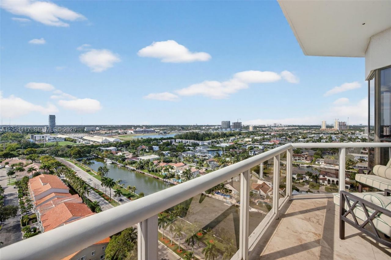 3598 Yacht Club Dr, Unit PH2, Aventura, FL 33180 Photo