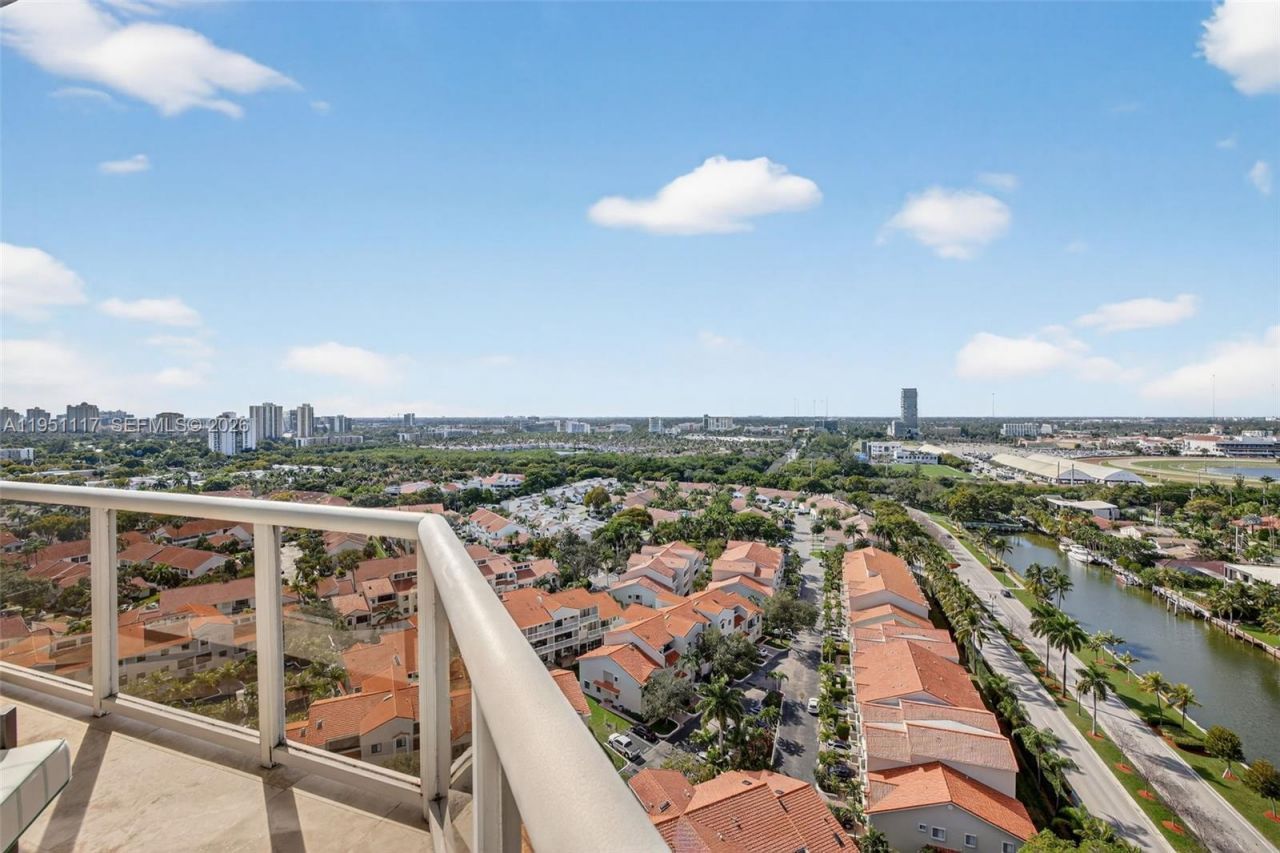 3598 Yacht Club Dr, Unit PH2, Aventura, FL 33180 Photo