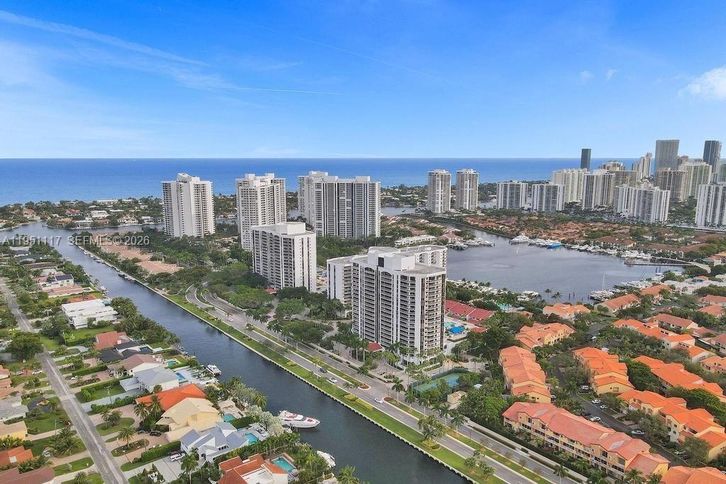 3598 Yacht Club Dr, Unit PH2, Aventura, FL 33180 Photo