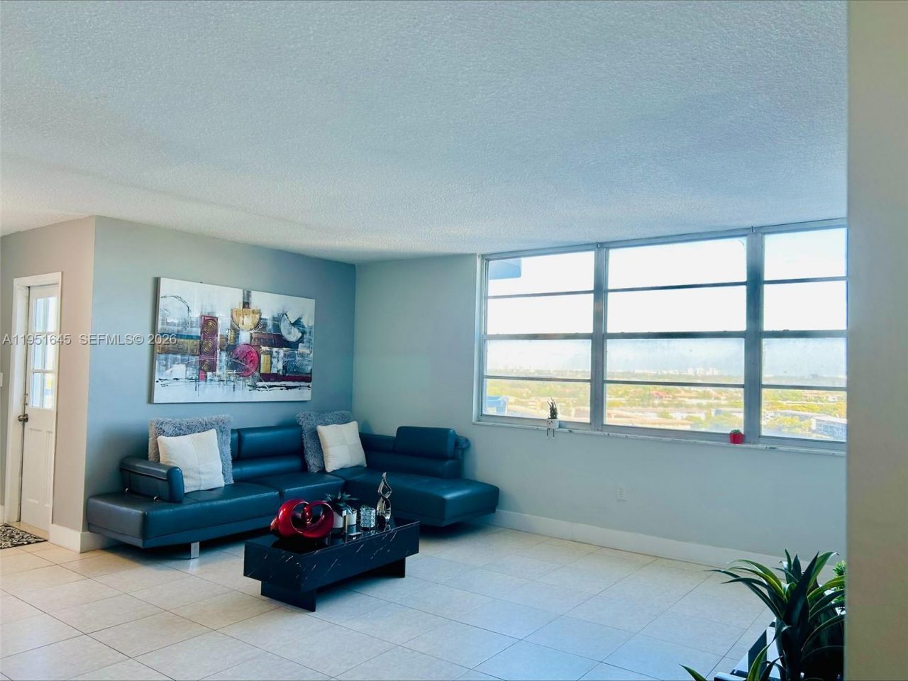 1301 NE Miami Gardens Dr, Unit 1406W, Miami, FL 33179 Photo