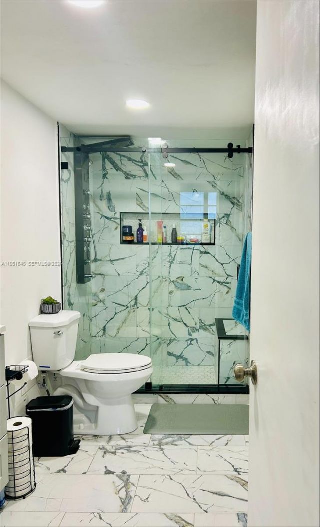 1301 NE Miami Gardens Dr, Unit 1406W, Miami, FL 33179 Photo