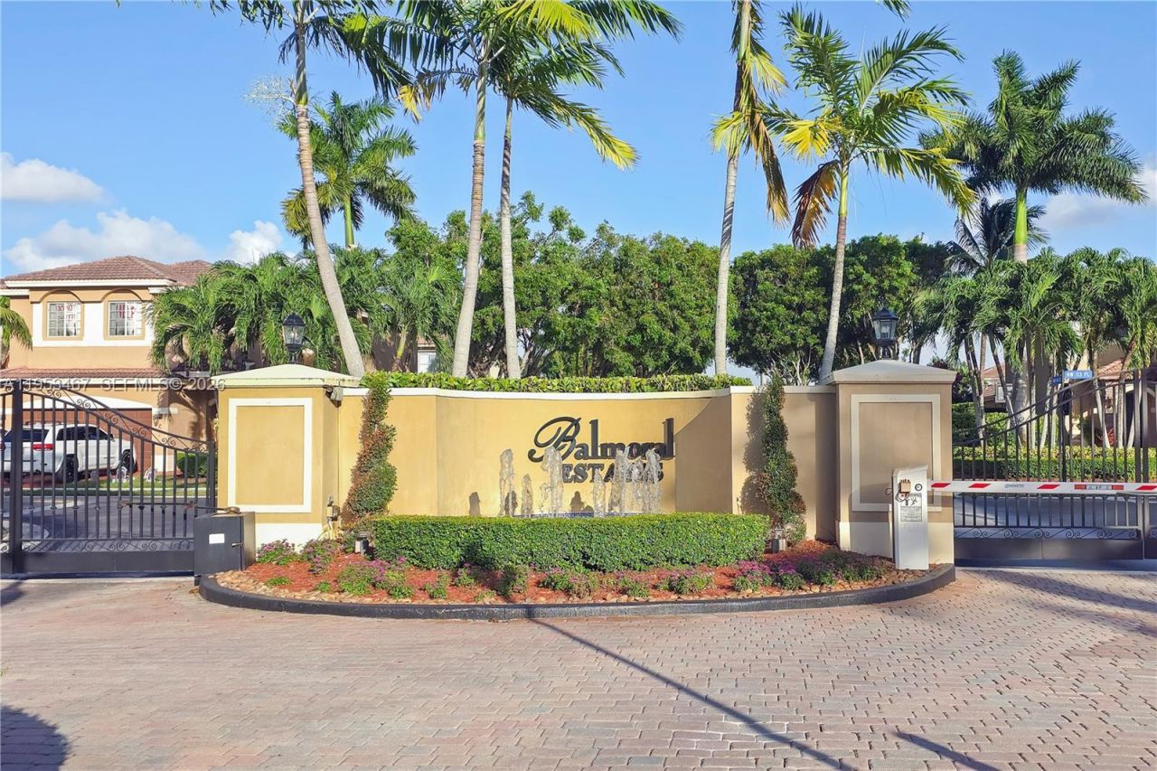 11287 NW 43rd Ter, Doral, FL 33178 Photo