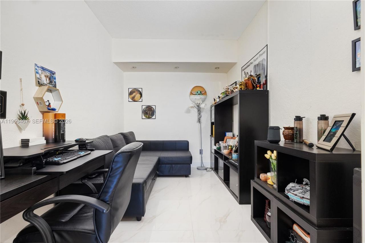 11287 NW 43rd Ter, Doral, FL 33178 Photo