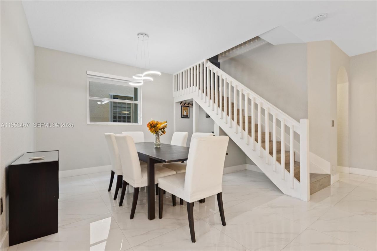 11287 NW 43rd Ter, Doral, FL 33178 Photo