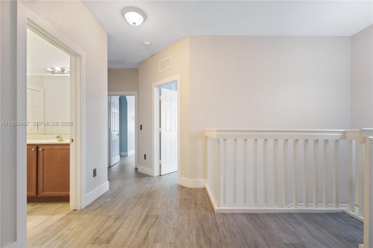 11287 NW 43rd Ter, Doral, FL 33178 Photo