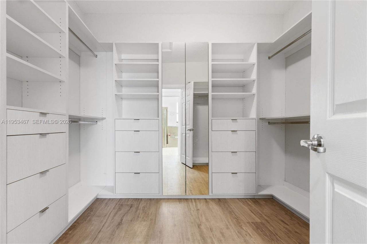 11287 NW 43rd Ter, Doral, FL 33178 Photo