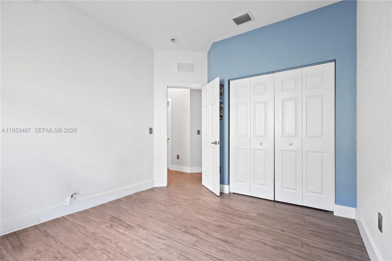 11287 NW 43rd Ter, Doral, FL 33178 Photo