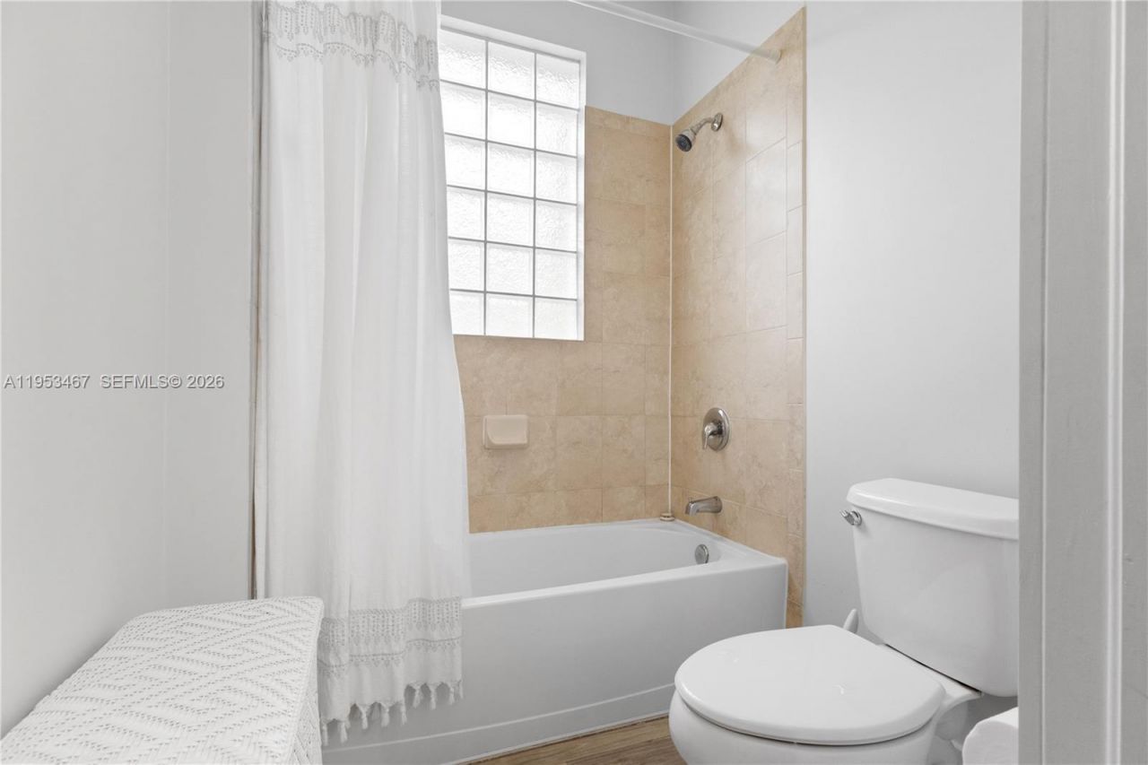 11287 NW 43rd Ter, Doral, FL 33178 Photo