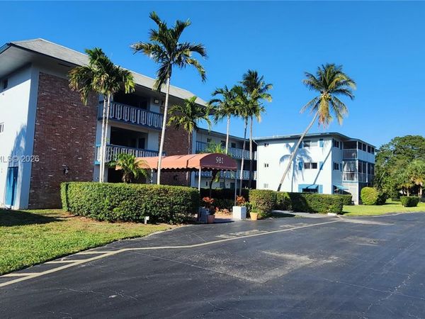 981 Hillcrest Ct, Unit 114, Hollywood, FL 33021