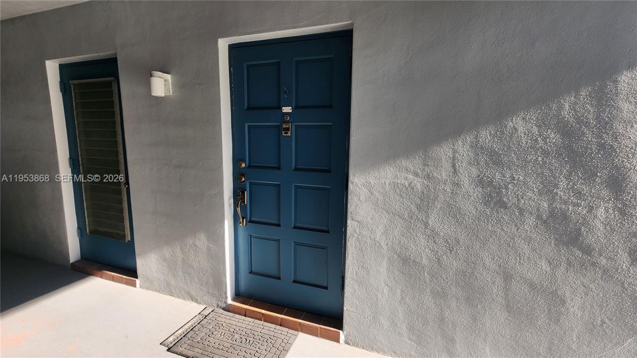 981 Hillcrest Ct, Unit 114, Hollywood, FL 33021 Photo