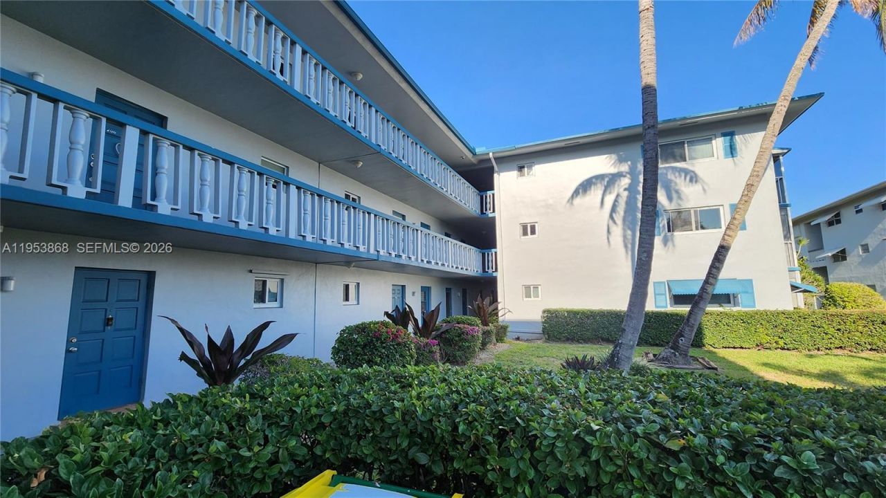 981 Hillcrest Ct, Unit 114, Hollywood, FL 33021 Photo