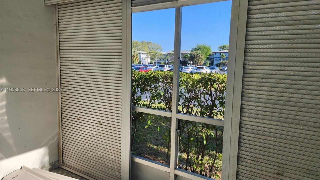 981 Hillcrest Ct, Unit 114, Hollywood, FL 33021 Photo