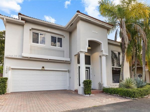 5869 NW 112th Ct , Doral, FL 33178